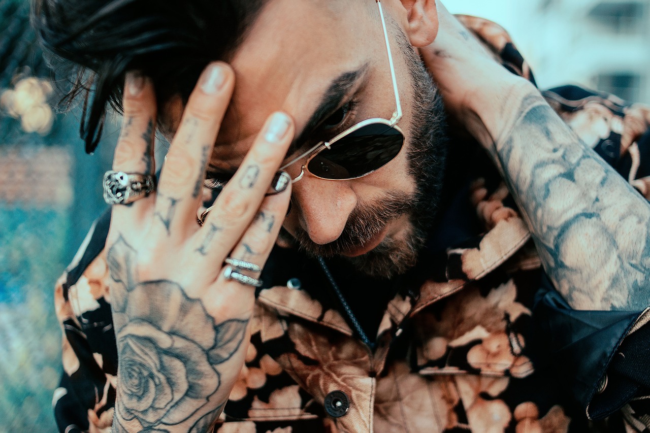 7 errori comuni nella cura della pelle secca e tatuata che puoi evitare